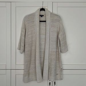 Tommy Hilfiger cardigan in white/cream. Size XS (but oversized).